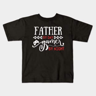 Funny Fathers Day Gift Idea Father by day gamer by night Kids T-Shirt